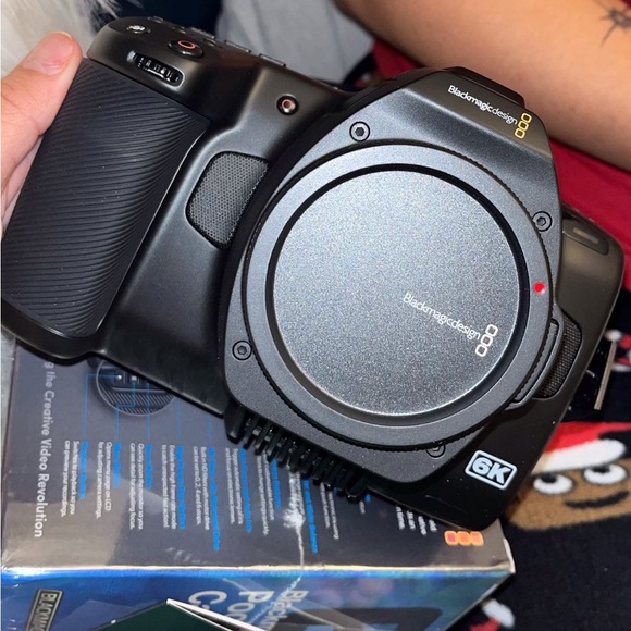 Brand new pocket black magic design camera 6k - Picture 3 of 8